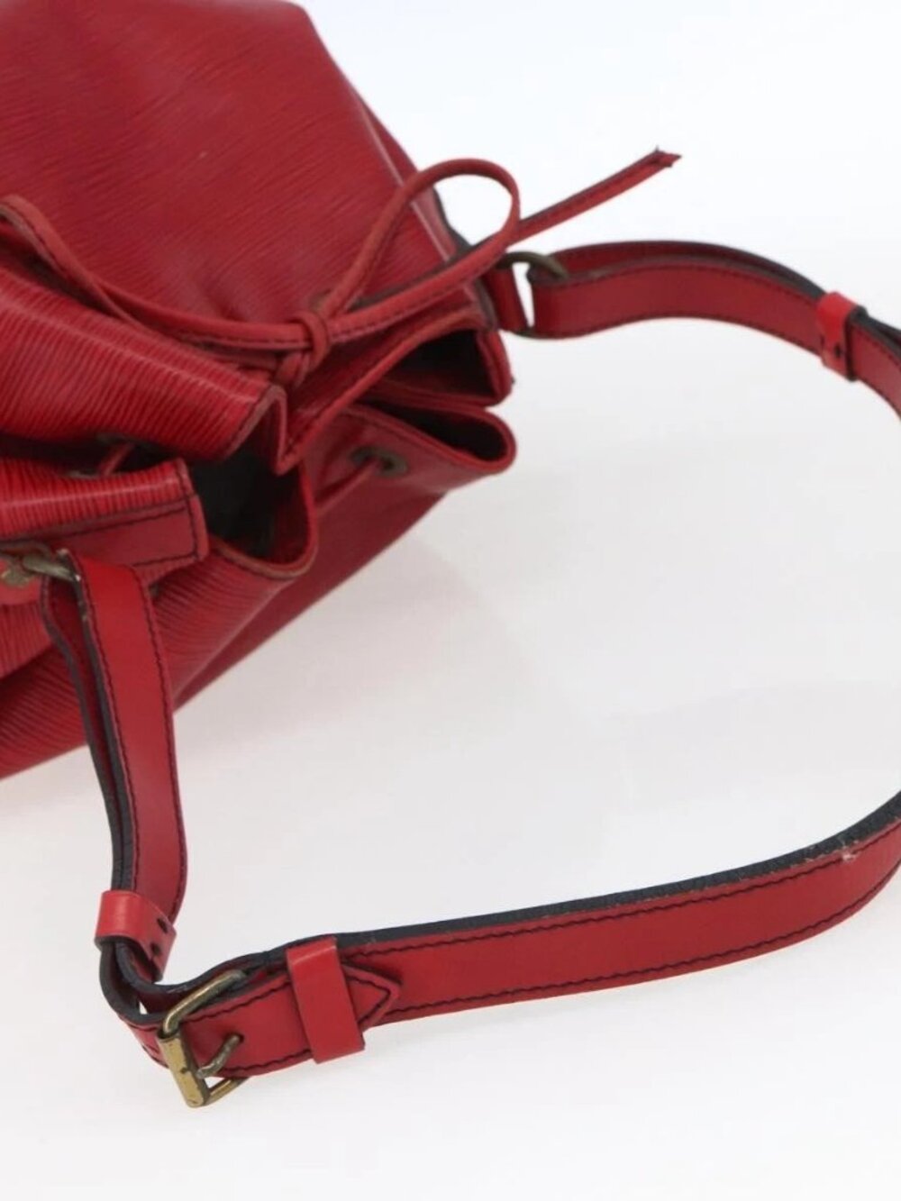 LOUIS VUITTON Epi Noe Shoulder Bag Red M44007 LV Auth 170172 - Picture 8 of 16